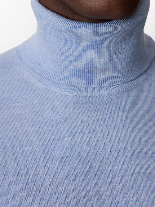 Pull col roulé en laine Mérinos mélangée bleu azur - Father & Sons   - 4 