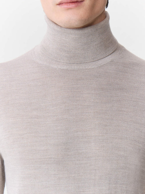 Pull col roulé en laine Mérinos mélangée beige - Father & Sons   - 4 