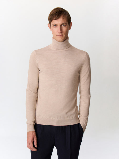 Pull col roulé en laine Mérinos mélangée beige - Father & Sons   - 1 