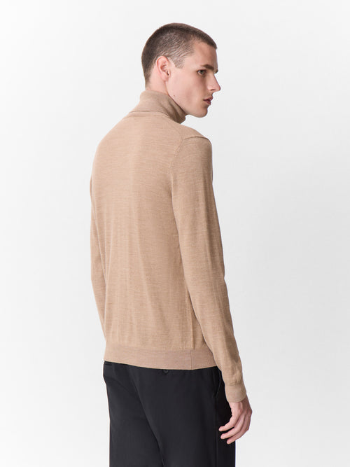 Pull col roulé en laine Mérinos mélangée camel - 2 - Father & Sons   - 15 