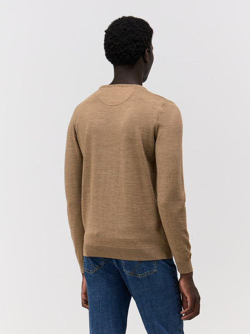 Pull col rond en laine Mérinos mélangée camel - 2 - Father & Sons   - 8 