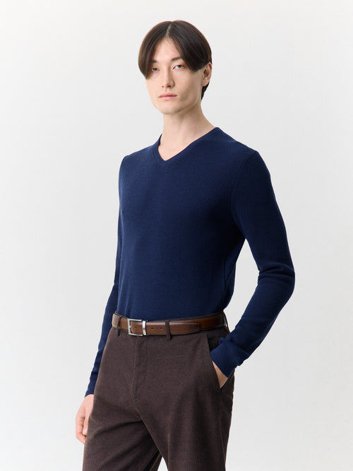 Pull col V en laine Mérinos mélangée bleu indigo - Father & Sons   - 1 