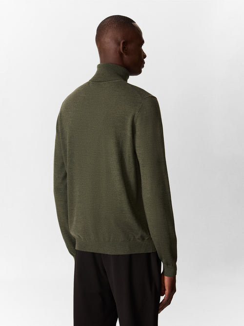 Pull col roulé en laine Mérinos mélangée kaki foncé - 2 - Father & Sons   - 5 