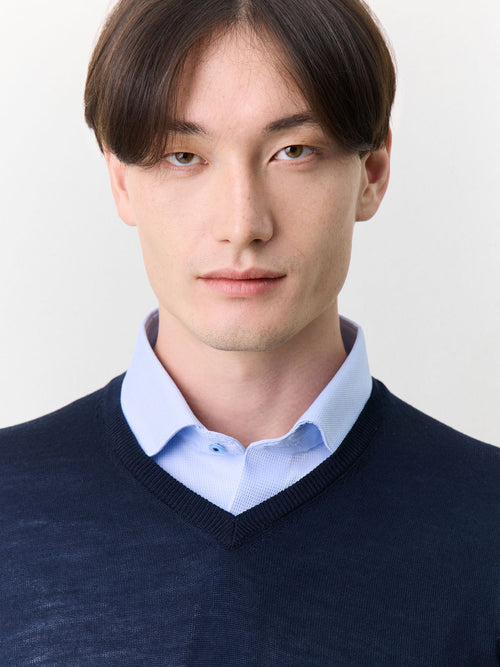 Pull col V en laine Mérinos mélangée bleu marine - Father & Sons   - 3 