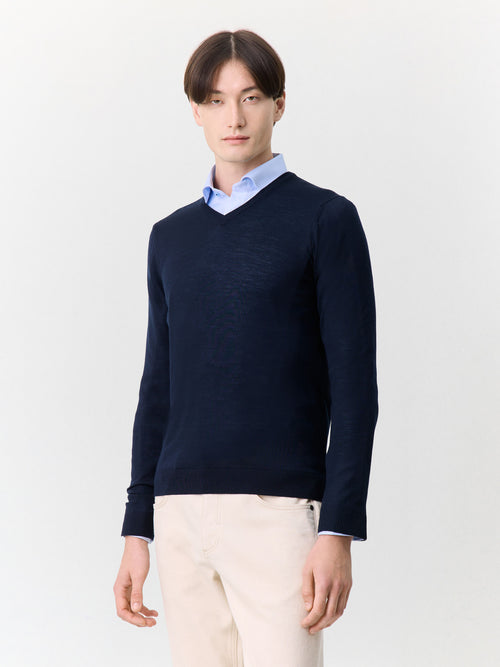 Pull col V en laine Mérinos mélangée bleu marine - 1 - Father & Sons   - 19 