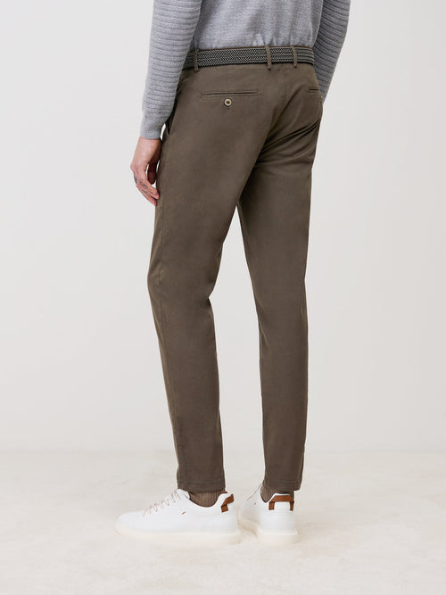 Chino slack skinny 7/8 en coton stretch uni kaki - 2 - Father & Sons   - 11 