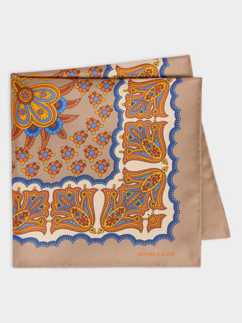 Pochette en soie beige à motif orange et bleu - Father & Sons   - 1 